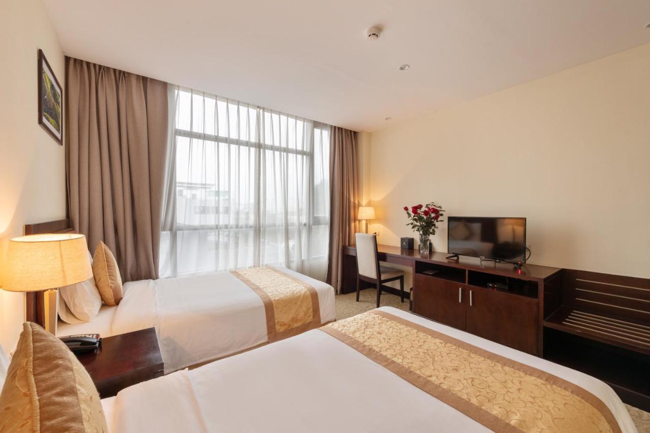 Red River View Hotel Lao Cai Bagian luar foto