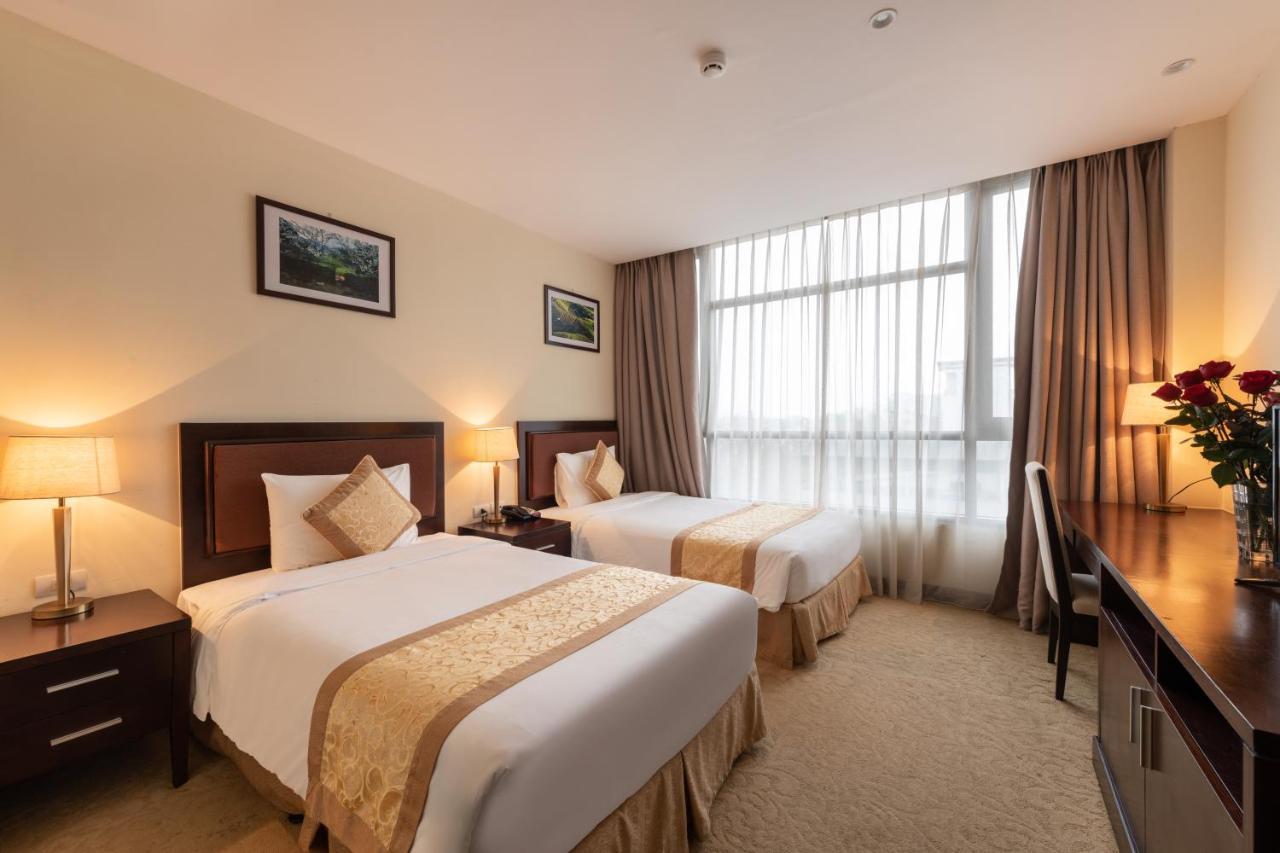 Red River View Hotel Lao Cai Bagian luar foto