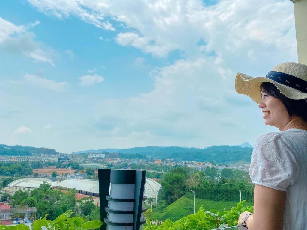 Red River View Hotel Lao Cai Bagian luar foto